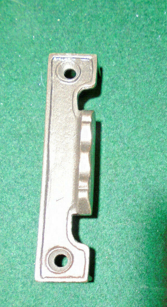ONE KEEPER FOR EARLY RIM LOCK - EXACT REPRODUCTION - 4 3/16" (33135)